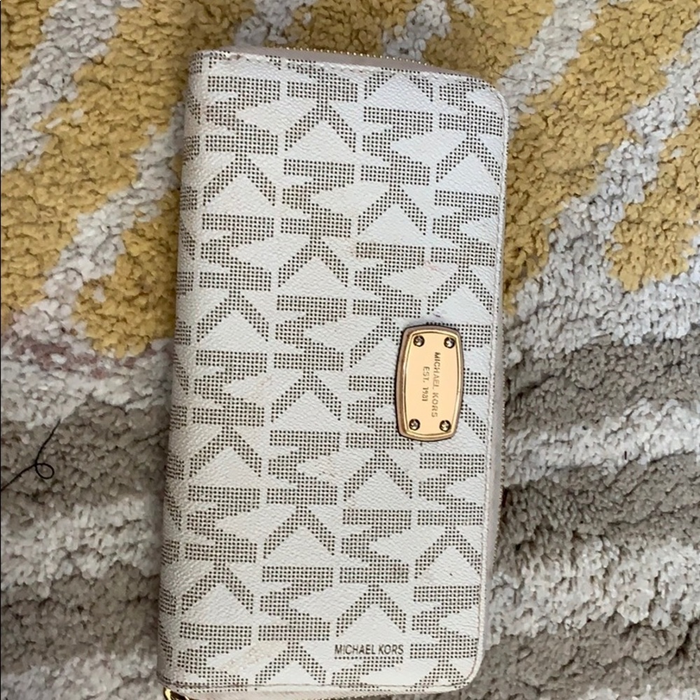 Michael kors wallet